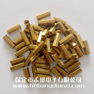 六角雙通 M4*20mm